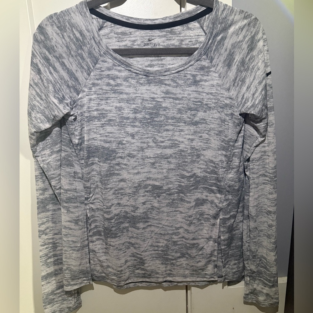 Nike dri-fit Gray Fitted long sleeve t-shirt